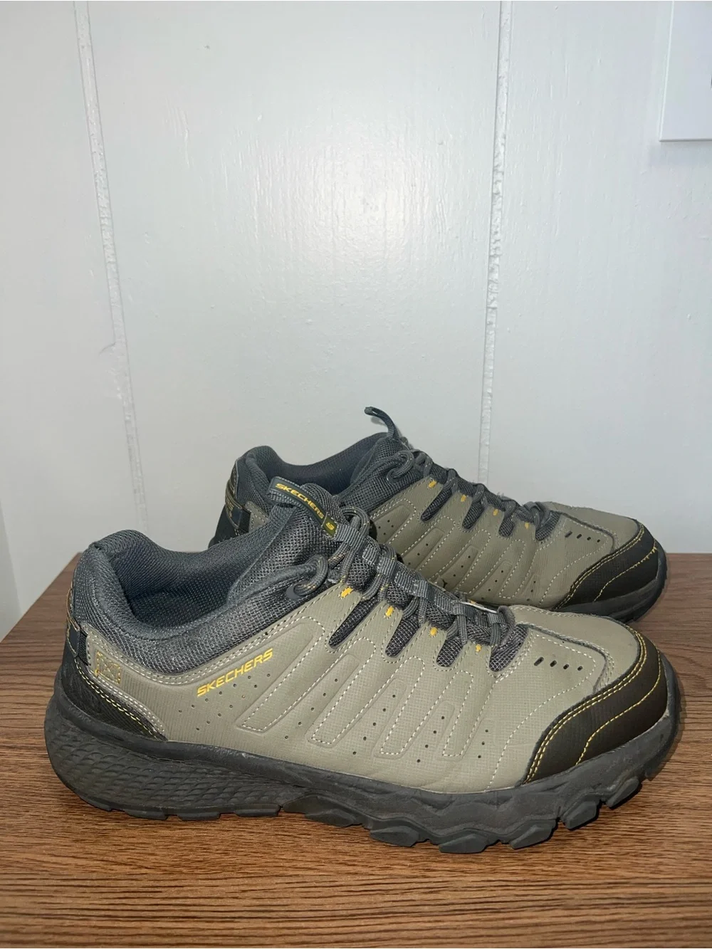Skechers Dynamite AT Men’s 10.5 Olive Gray Trail Hiking Outdoor Shoes